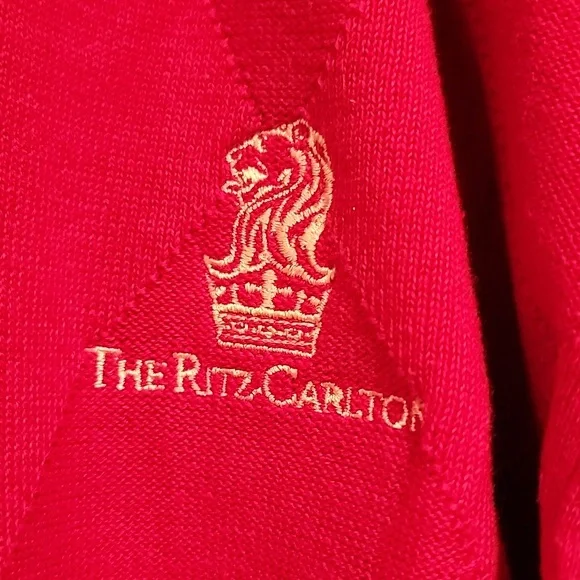 Ritz Carlton large golf Red coat - Picture 2 of 4